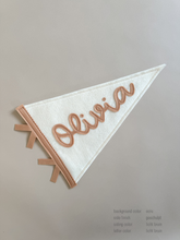 Afbeelding in Gallery-weergave laden, Name Pennant · Cursive