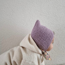 Load image into Gallery viewer, Pixie Bonnet 100% merino wool
