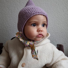 Load image into Gallery viewer, Pixie Bonnet 100% merino wool
